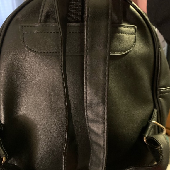 Super cute black cat mini-backpack! - Picture 2 of 3